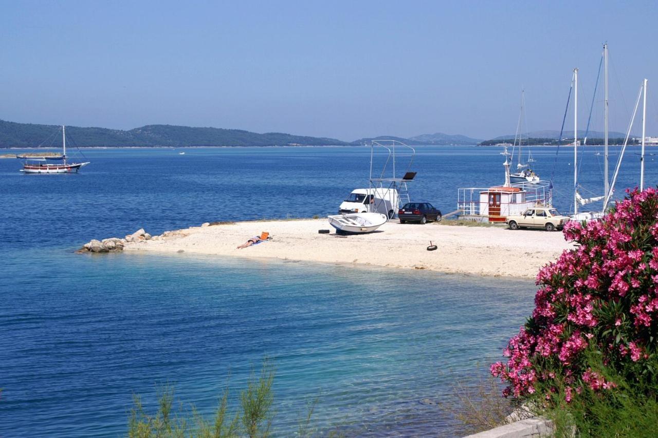 Apartments With A Parking Space Brodarica, Sibenik - 11262 Brodarica  Ngoại thất bức ảnh